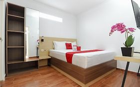 RedDoorz near Jogja Kembali Monument